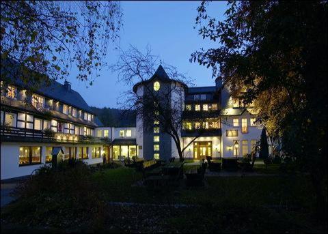 Land- Und Kurhotel Tommes Nordenau Exterior photo