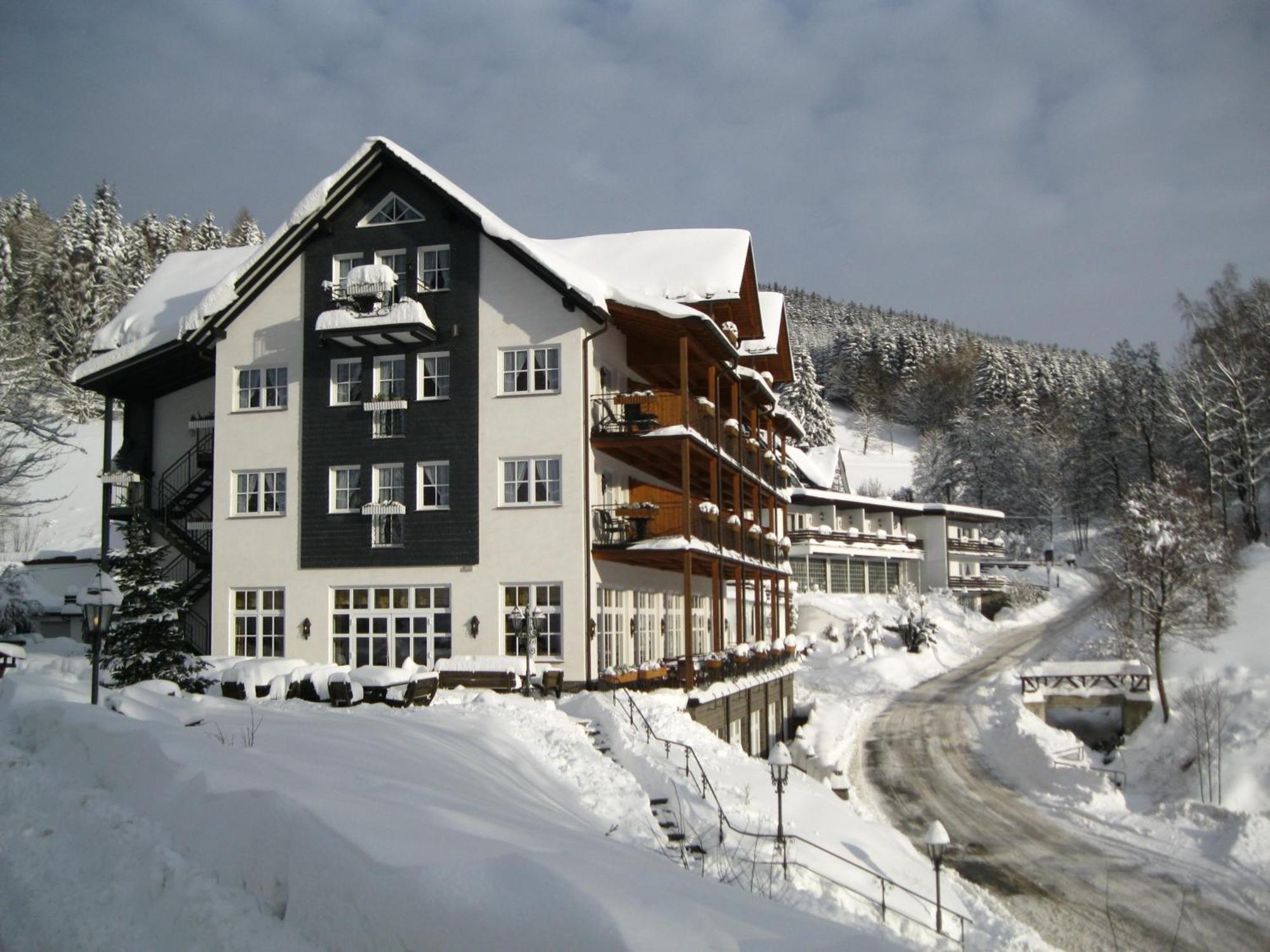 Land- Und Kurhotel Tommes Nordenau Exterior photo
