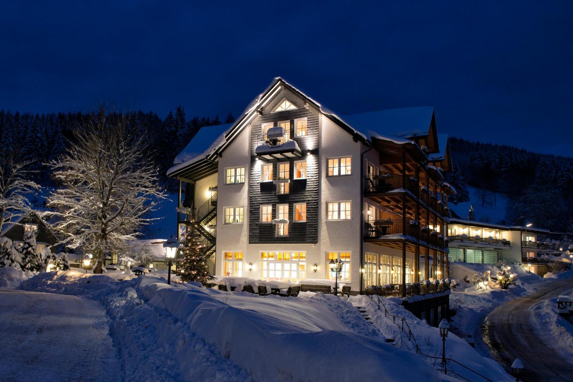 Land- Und Kurhotel Tommes Nordenau Exterior photo