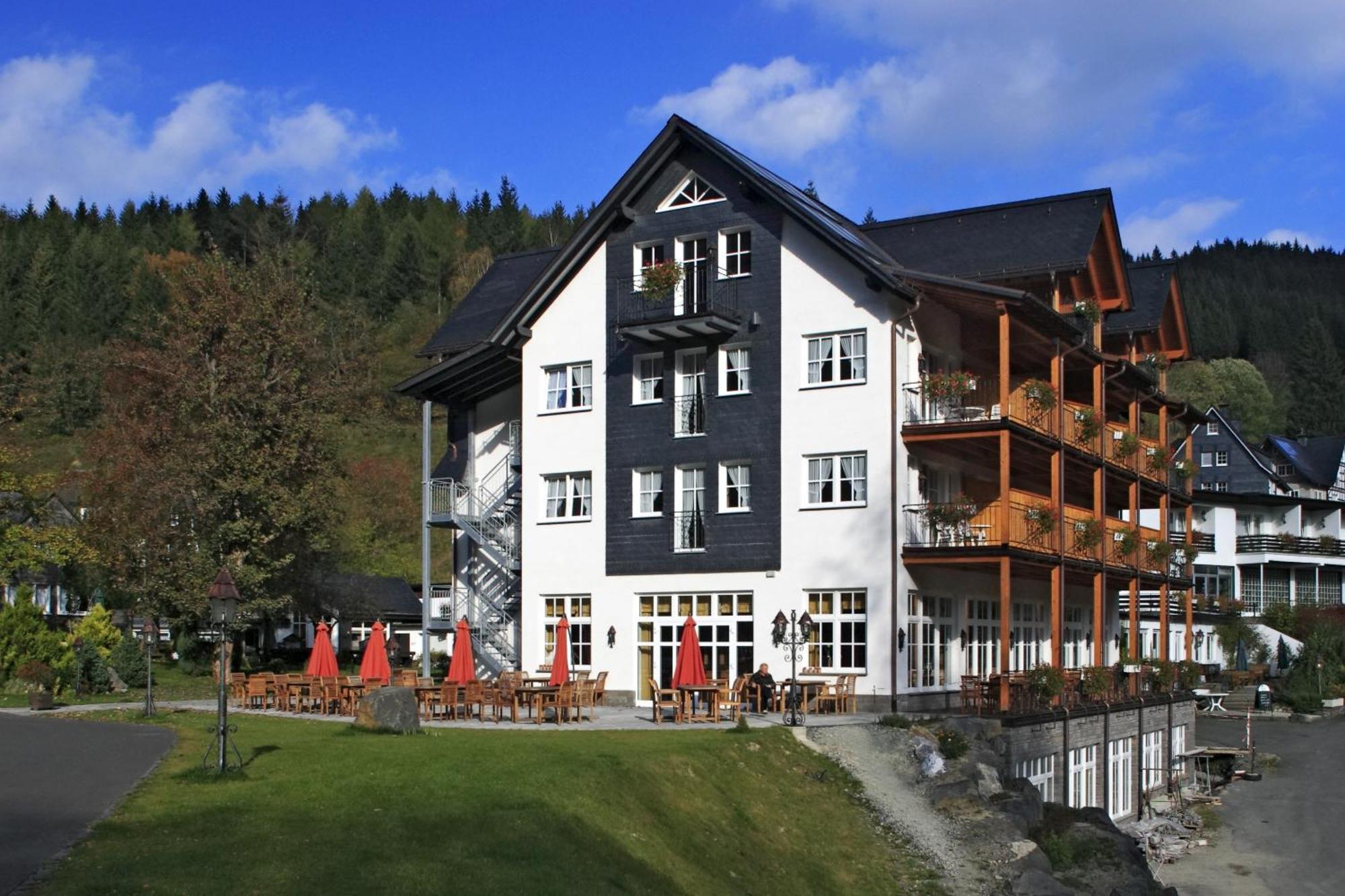 Land- Und Kurhotel Tommes Nordenau Exterior photo