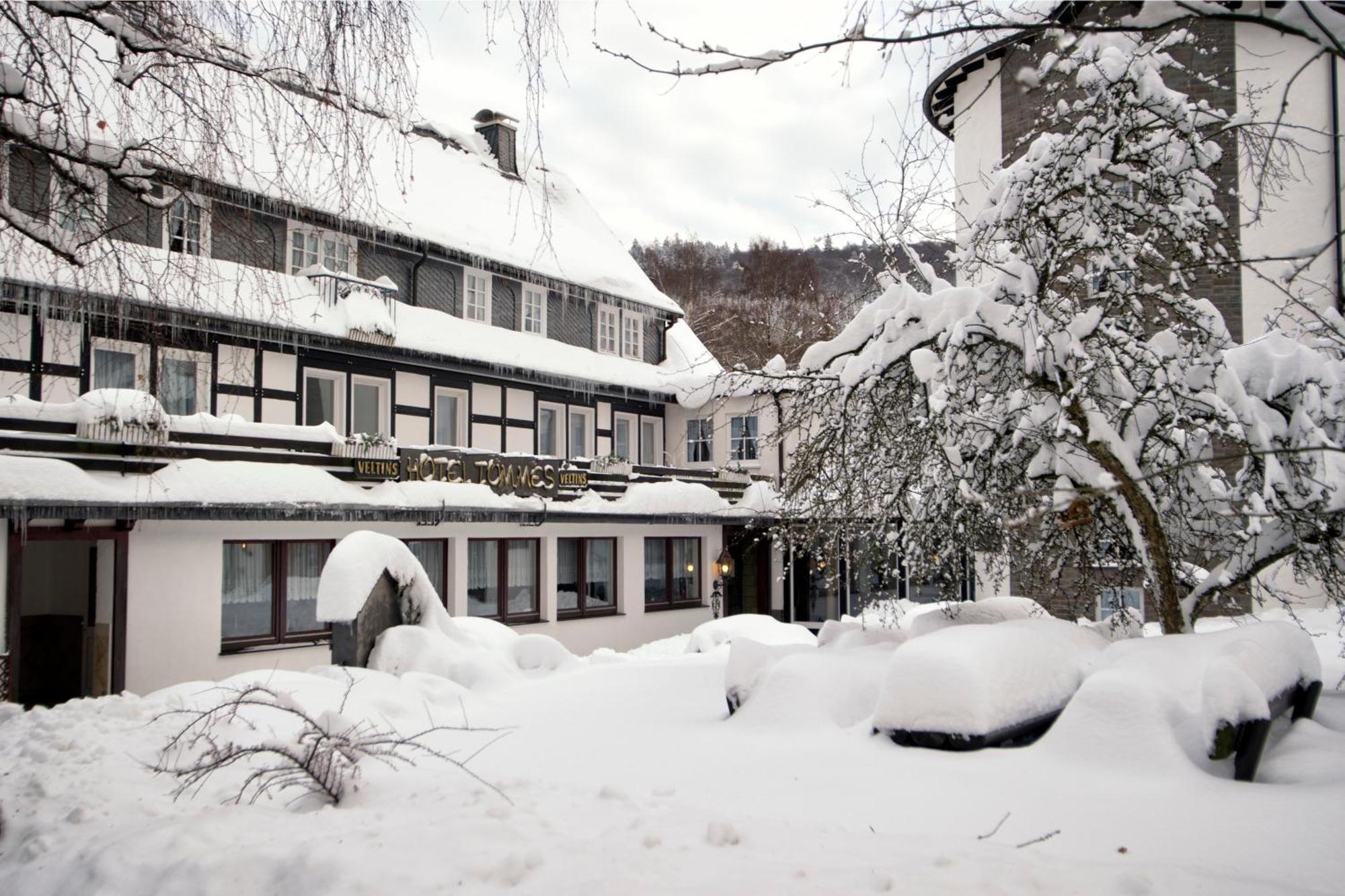 Land- Und Kurhotel Tommes Nordenau Exterior photo