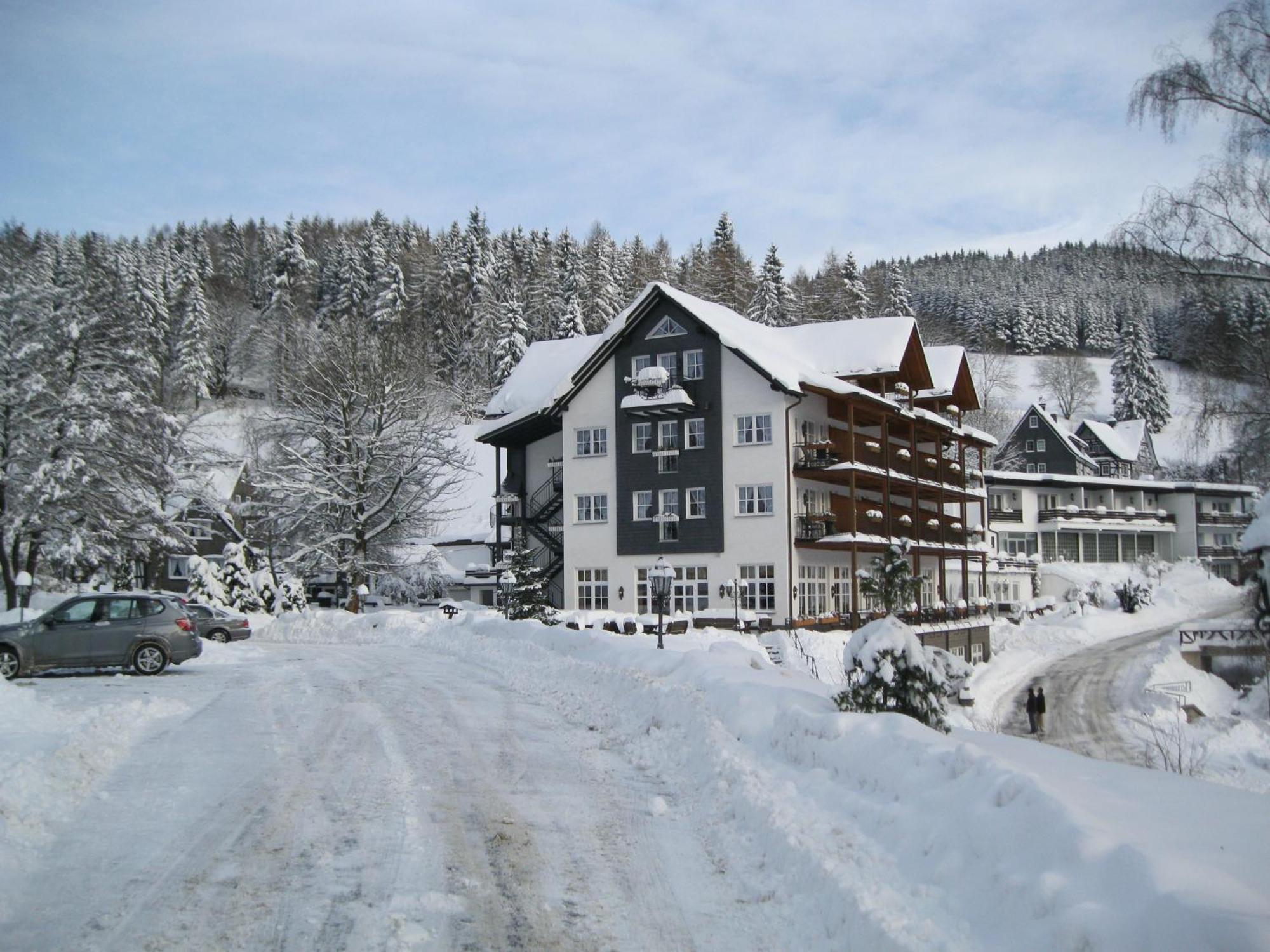 Land- Und Kurhotel Tommes Nordenau Exterior photo